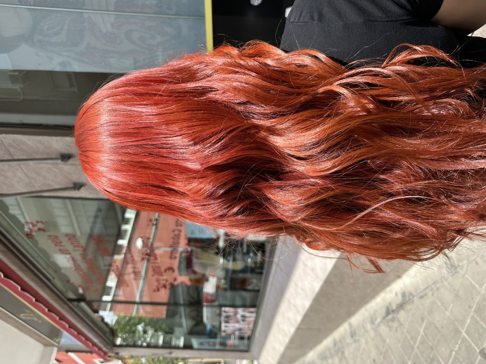 Coloración roja vibrante, detalle en Jenny de la Cruz Peluqueros