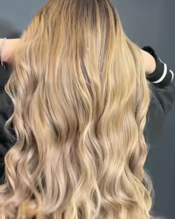 Resultado de coloración y ondas en Jenny de la Cruz Peluqueros