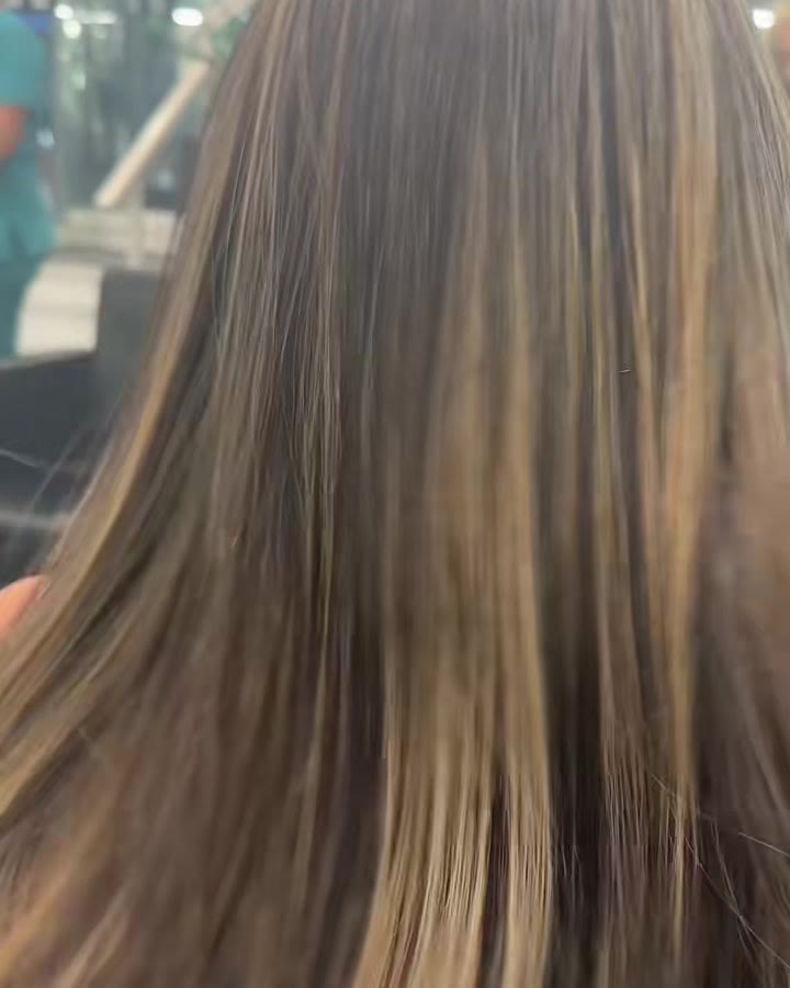 Ondas naturales y color en peluquería Ciudad Lineal Madrid